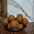 Seema jha का कुकस्नैप जब उन्होंने दानेदार बेसन लड्डू (danedar besan ladoo recipe in Hindi) बनाया था।