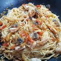 Cooksnap από dcroula στη συνταγή Noodles με κοτόπουλο, λαχανικά και γλυκόξινη σάλτσα