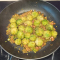 El cooksnap de Silvi cuando hizo Coles de Bruselas con cebolla y tacos de jamón.