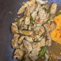 รูป Cooksnap ของ Eve Nevenave เมื่อเขาทำ สันคอหมูผัดพริกแกงโหระพาถั่วพู low carb ไม่ใส่กะทิ