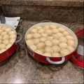 Lipy Ismail's cooksnap of when they made খেজুর এর গুরের রসগোল্লা.