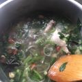 Cooksnap Afza Mawar semasa beliau membuat Sup Kaki Ayam Ala Thai.
