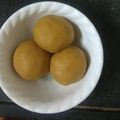 Ananya Agrawal का कुकस्नैप जब उन्होंने बेसन के लड्डू (Besan ke ladoo recipe in hindi) बनाया था।