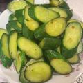 顏莉珍 的 家常菜-「脆炒蒜香小黃瓜」 cooksnap