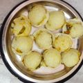 SEEMA SRIVASTAVA का कुकस्नैप जब उन्होंने सूजी से बने टेस्टी अप्पे (suji se bani tasty appe recipe in Hindi) बनाया था।