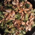 El cooksnap de nuria cuando hizo Pollo, brócoli y champiñones con salsa de soja.