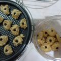 Cooksnap Su semasa beliau membuat Biskut Choco Chips Cornflakes #(Maraton Ramadhan).