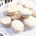 El cooksnap de Micaela Romero cuando hizo Alfajores de Maicena con harina leudante.