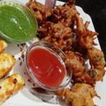 Madhu Jain का कुकस्नैप जब उन्होंने प्याज़ के पकौड़े (pyaz ke pakode recipe in Hindi) बनाया था।