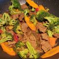 Cooksnap Zee.Hal semasa beliau membuat Daging Masak Asam Bersayur Cili Padi.