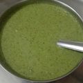Anjana Manchanda का कुकस्नैप जब उन्होंने हरे धनिया और काजू की चटनी (green coriander and cashew chutney recipe in hindi) बनाया था।