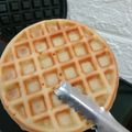 Cooksnap Noor Atika Mahamood semasa beliau membuat Swedish Waffles Rangup.