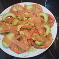 El cooksnap de Jose Maria Moro Martin cuando hizo Carpaccio de tomate y aguacate con salmón ahumado.