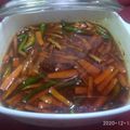 Dipika Bhalla का कुकस्नैप जब उन्होंने अदरक,लहसुन और हरी मिर्च का अचार (adrak lahsun hari mirch ka achar recipe in Hindi) बनाया था।
