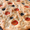 El cooksnap de JohnnyCooking cuando hizo Focaccia de olivas negras y romero.