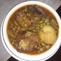 El cooksnap de Sandra B. cuando hizo Costillar de ternera con patatas, habas y guisantes.