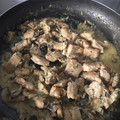 El cooksnap de Yesika Suarez cuando hizo Pollo en salsa de champiñones.