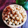 Cooksnap Julia ALeen Aireish semasa beliau membuat Kacang kuda rebus.