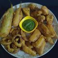 Poonam Singh का कुकस्नैप जब उन्होंने आलू प्याज़ के मिक्स पकोड़े (aloo pyaz ke mixed pakoda recipe in Hindi) बनाया था।