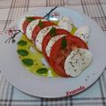 Cooksnap από 𝒳𝓇𝓊𝓈𝑜𝓊𝓁𝒶 𝒦𝑜𝓃𝓉𝑜𝓅𝑜𝓊𝓁𝑜𝓊 στη συνταγή Κλασική σαλάτα caprese (Ιταλική συνταγή)