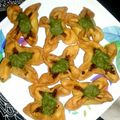 Meetu Garg का कुकस्नैप जब उन्होंने फ्लावर शेप समोसा (Flower shape samosa recipe in Hindi) बनाया था।