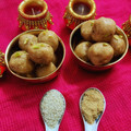 Mukti Bhargava का कुकस्नैप जब उन्होंने तिल खोया के लड्डू (til khoya ki ladoo recipe in Hindi) बनाया था।