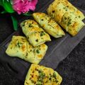 Mahua Chakraborty Swami's cooksnap of when they made চিজী গার্লিক ব্রেড (Cheesy garlic bread recipe in Bengali).