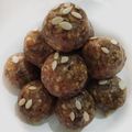 Er. Amrita Shrivastava 's cooksnap of when they made Dates and dry fruits ladoo.