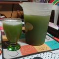 El cooksnap de Esther Soto cuando hizo Agua de pepino, limón y hierbabuena.