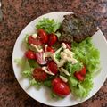 El cooksnap de Anna Chulepin cuando hizo Cena fría Rápida y fresca😏:Buñuelosde acelga y ensalada☺.
