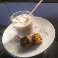 Varsha S M's cooksnap of when they made चिक्कू मिल्कशेक.