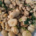 Emily Rock's cooksnap of when they made กะเพราหมูสับ ลูกชิ้น ใส่ถั่วผักยาว.