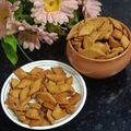 Ajita Srivastava का कुकस्नैप जब उन्होंने गेहूं की आटा का नमकपारे (gehu ki atta ka namak pare recipe in Hindi) बनाया था।