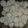 Nadia Thresya Fiola's cooksnap of when they made Snowball Cookies.