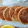 صورة من أم نبأ وإبراهيم طباخ مع خبره جيده في مجال الخبز والحلويات السويديه، شاركها بعد تجربة وصفة فطاير العروس