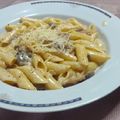 Cooksnap από Vasiliki Voutsinou στη συνταγή Πένες με σάλτσα ροκφόρ και μανιτάρια