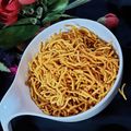 Sushma Kumari का कुकस्नैप जब उन्होंने बेसन की नमकीन सेव (besan ki namkeen sev recipe in Hindi) बनाया था।
