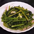 秉珊媽Plenty 的 清炒空心菜 cooksnap