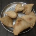 Simpy Gupta का कुकस्नैप जब उन्होंने समोसा (samosa recipe in hindi) बनाया था।