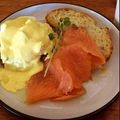 Cooksnap de cati aleixo quando cozinhou Ovos Benedict.