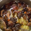 รูป Cooksnap ของ Natthapon Thongwong เมื่อเขาทำ มะระต้มกระดูกหมูเห็ดหอม 🐷🍄