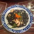 รูป Cooksnap ของ Tiptip Khwanthip เมื่อเขาทำ สปาเก็ตตี้เส้นดำพริกแห้งไข่กุ้ง