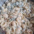 Cooksnap από tzoulitsa στη συνταγή Πένες με καπνιστό σολομό και κρέμα γάλακτος