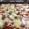 Gazdagné Djinisinka Margit Cooksnap-ja, amikor elkészítette a(z) Tepsis pizza receptet.