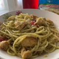 El cooksnap de Jose F Vera cuando hizo Pasta de arroz con salsa pesto, pollo y almendras.