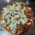 El cooksnap de Carolina Castillo cuando hizo Pizza con masa de papa hecha en sartén...🤔🤨🙄🍕🧀🍳🌰🍆🧀🍕.