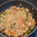 El cooksnap de Dominique Kenique cuando hizo Pollo en salsa Teriyaki con Noodles de Arroz.