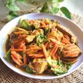 Cooksnap Dapur Yusfarisyia semasa beliau membuat Ayam masak tomyam super simple but mabelesss😋😋.