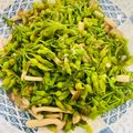 Cooksnap của Dibee khi họ làm theo món Bông Thiên Lý Xào Nấm Rơm