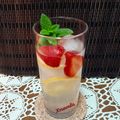 𝒳𝓇𝓊𝓈𝑜𝓊𝓁𝒶 𝒦𝑜𝓃𝓉𝑜𝓅𝑜𝓊𝓁𝑜𝓊's cooksnap of when they made Strawberry and Mint Lemonade.